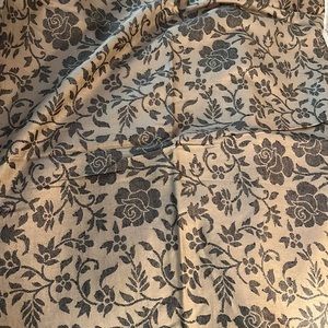 Woven pashmina stole